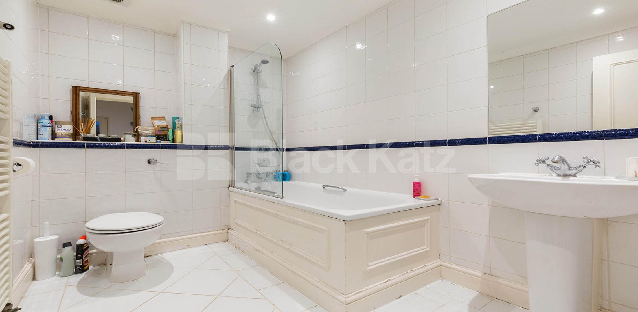 			CONVERTED HOUSE IN CAMDEN SQUARE!, 2 Bedroom, 1 bath, 1 reception Ground Floor Flat			 Cantelowes Road, CAMDEN SQUARE